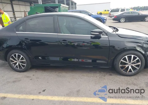 2017 Volkswagen Jetta 1.4T Se z USA, uszkodzony, nr VIN 3VWDB7AJ5HM322523